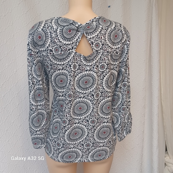 T by Talbots New Women Size LP Black and White Geometric Blouse - Picture 7 of 12